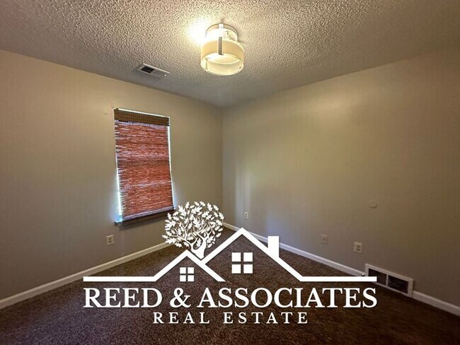 Building Photo - Just Minutes Away from Olive Branch Schools!