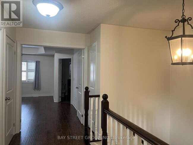 Building Photo - 571 Sixteen Mile Dr