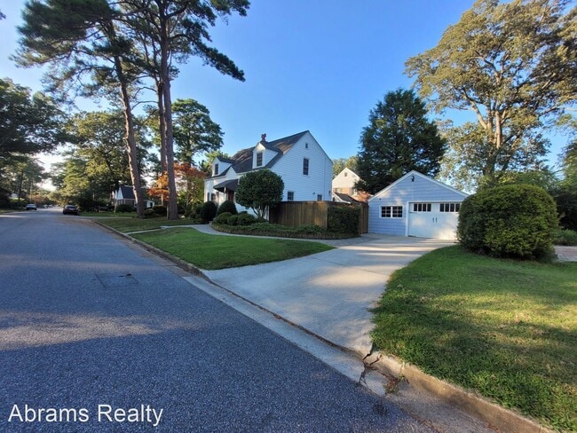 Building Photo - 3 br, 2 bath House - 500 E Government Avenue