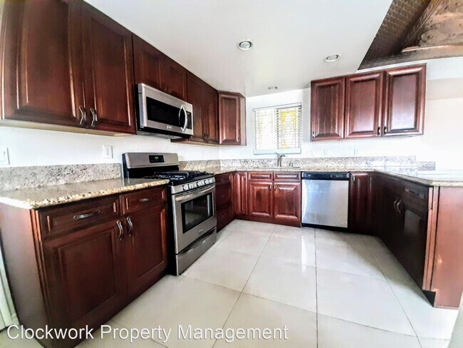 Foto del edificio - 4 br, 2 bath House - 1228 Lyman Ave