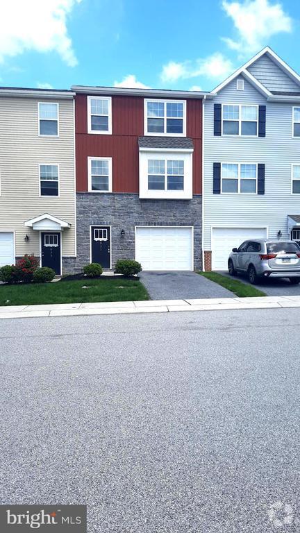 Building Photo - 835 Schooner Ln