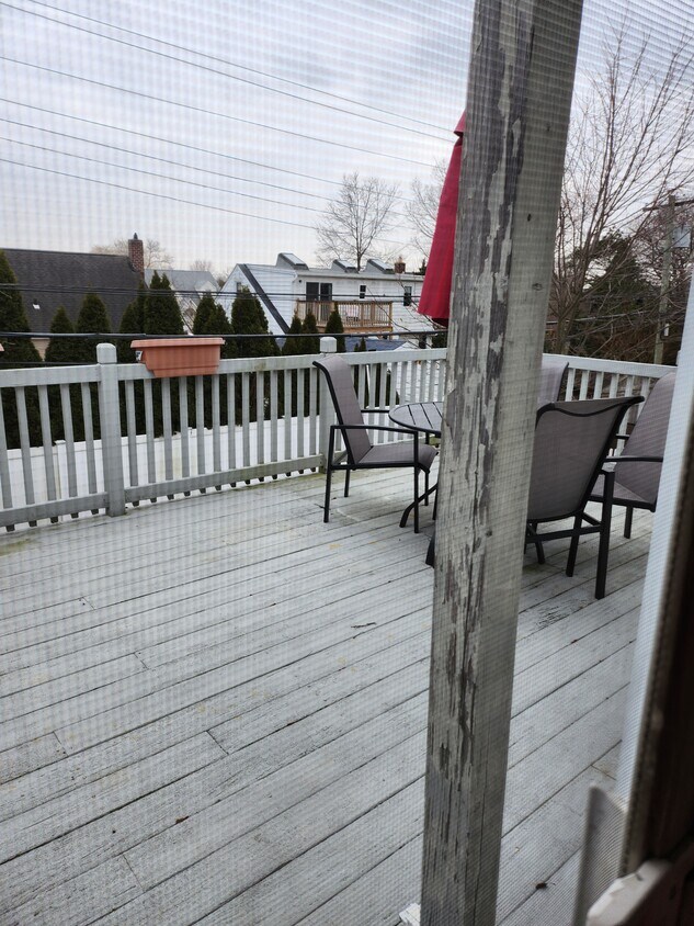 2nd Floor Apt with BALCONY 2nd floor - 854 Whitebirch Ln