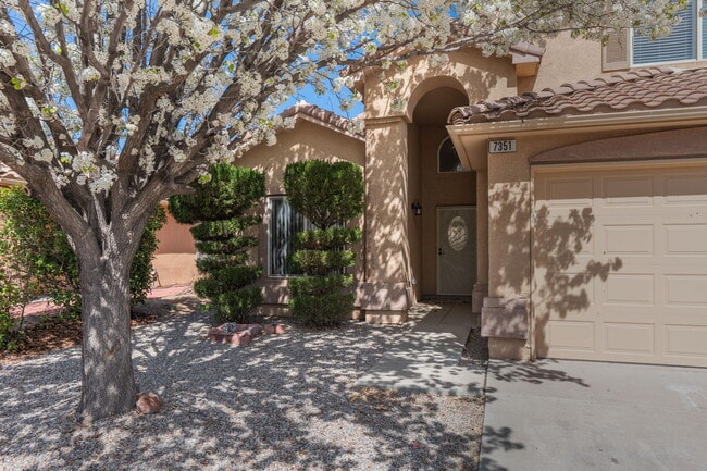 Building Photo - 7351 Sidewinder Dr NE