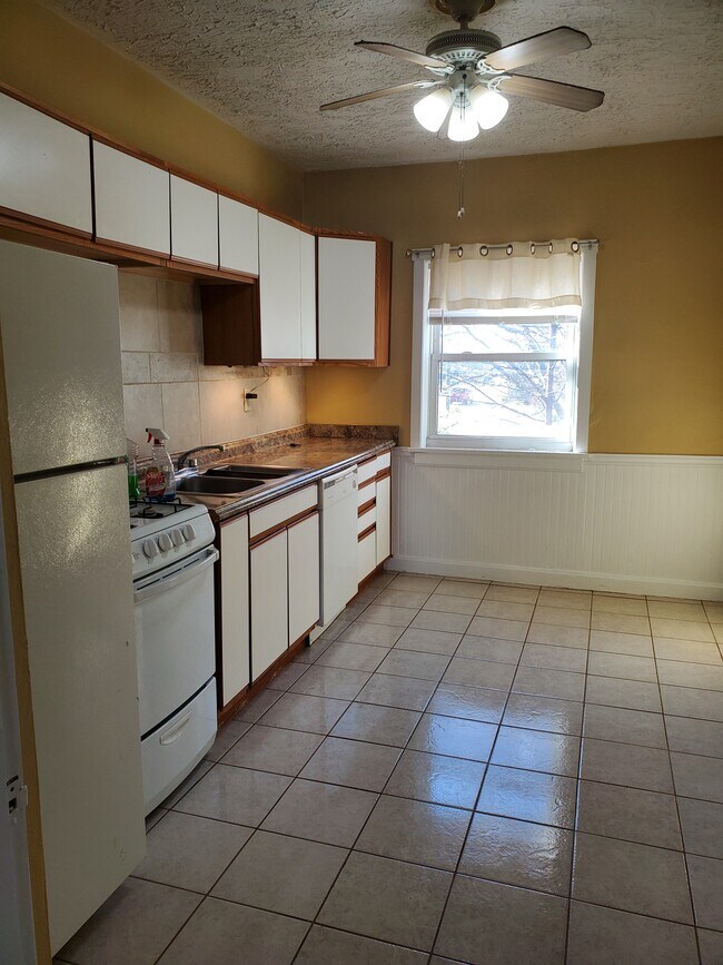 Foto del edificio - 3701 Woodland Ave