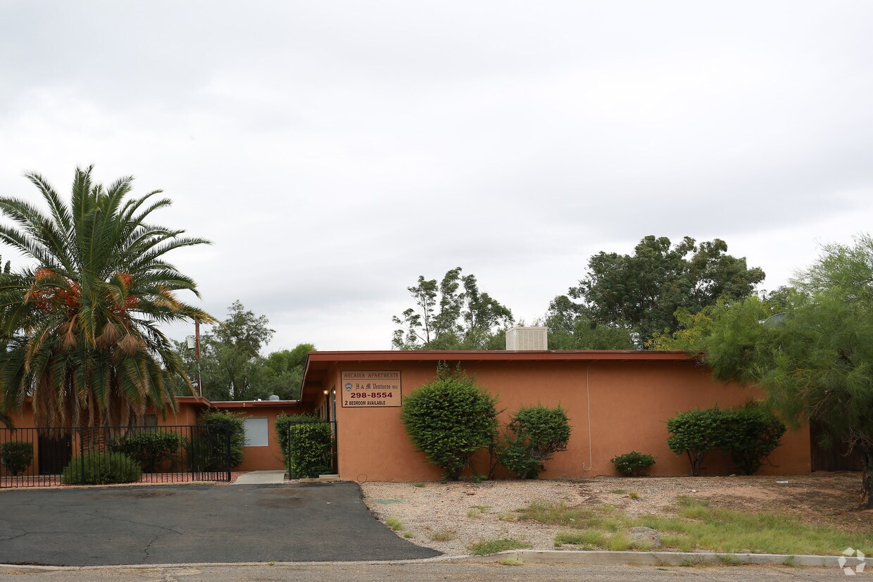 Foto del edificio - 4902-4910 E 1st St