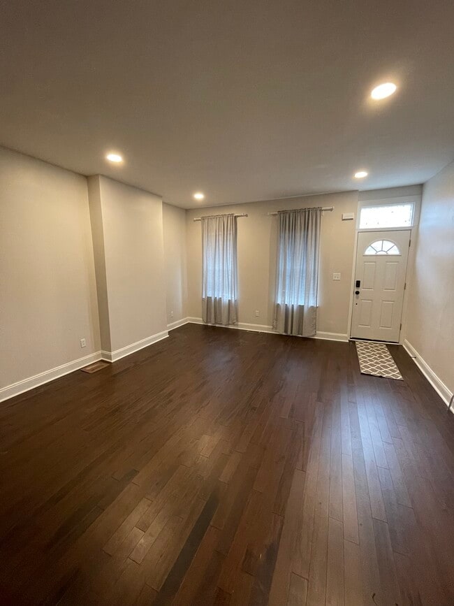 Building Photo - 1636 S 21st St