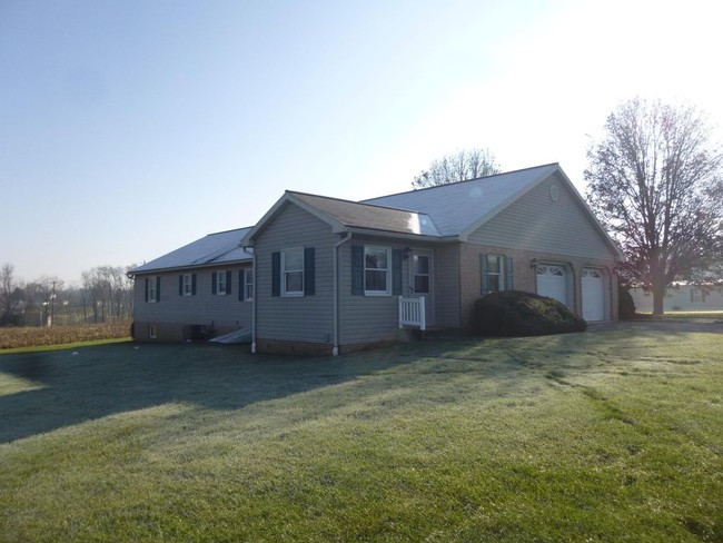 Building Photo - 590 Mt Airy Rd