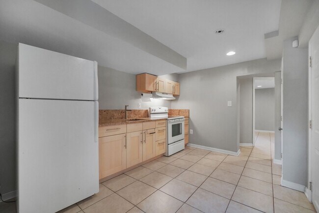 Foto del edificio - 318 Farragut St NW