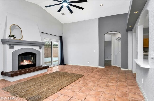 Building Photo - 15482 S Sequoia Cir