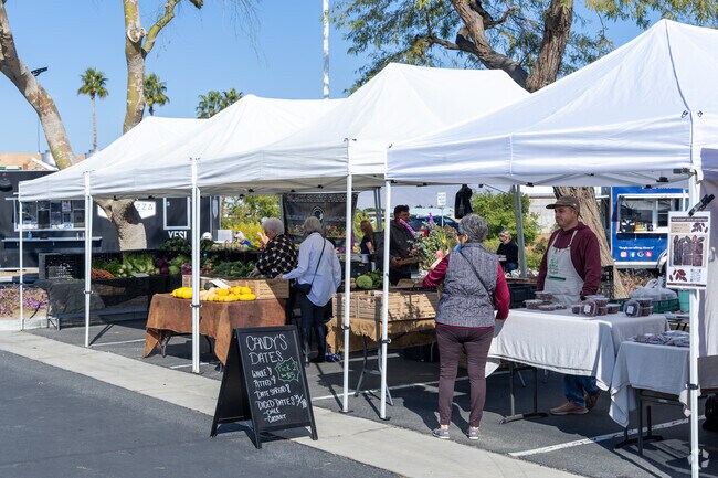 If you live in Bermuda Dunes, you can count on fresh produce from the nearby farmer's market.