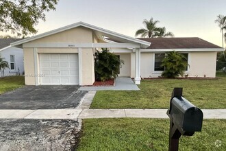 Building Photo - 16861 Royal Poinciana Dr