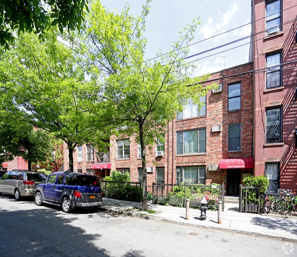 Primary Photo - 529-531 Clinton St