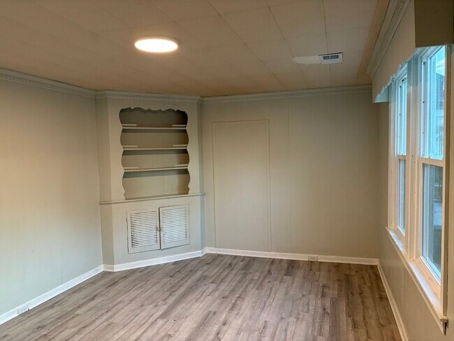 Foto del edificio - 225 Poplar St