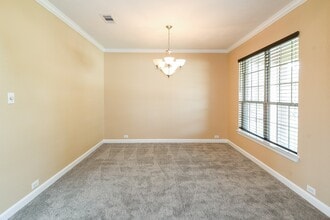 Building Photo - 2123 Witham Park Ln