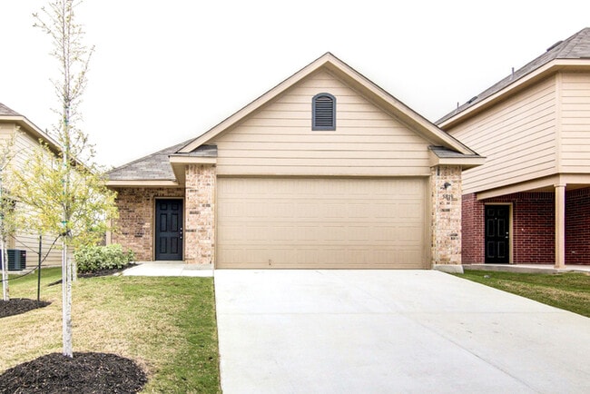 Building Photo - Enclave at Northeast Crossing - 5819 Camie...