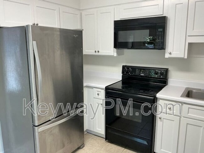 Foto del edificio - 3204 N Wimbledon Dr