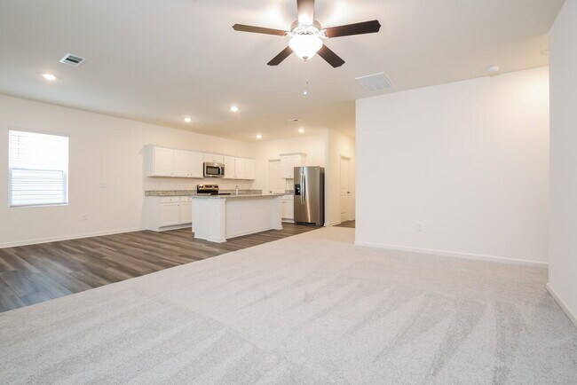 Foto del edificio - 292 Babbling Brk Dr