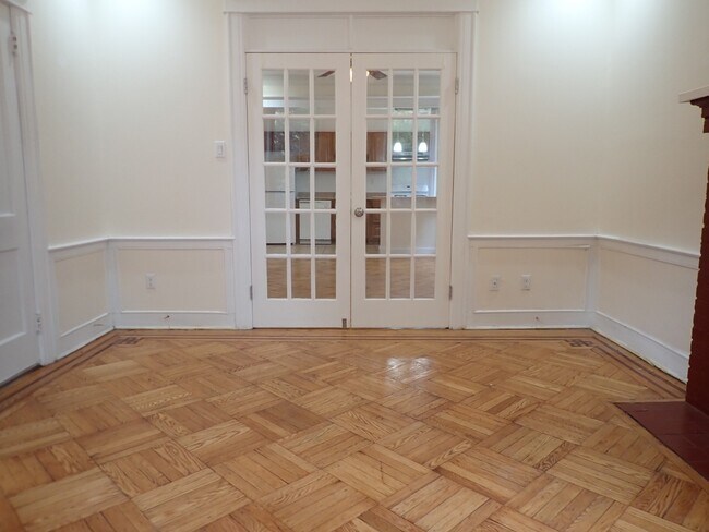 Building Photo - 144 Linden Blvd