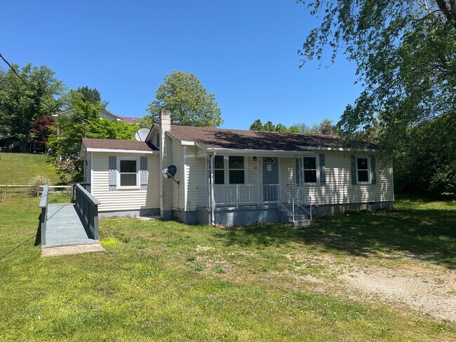 Foto del edificio - 2 BR 1 BA House in Buchanan VA