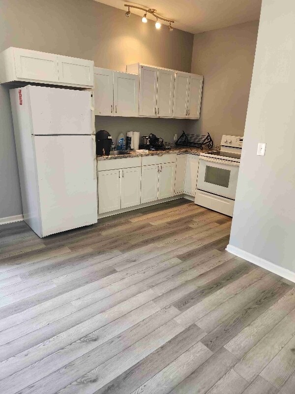 Foto del edificio - 900 W College Ave