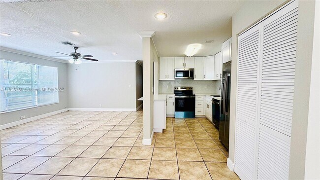 Foto del edificio - 531 SW 38th Terrace