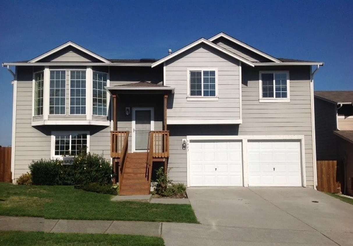 Primary Photo - 4BR Split Level