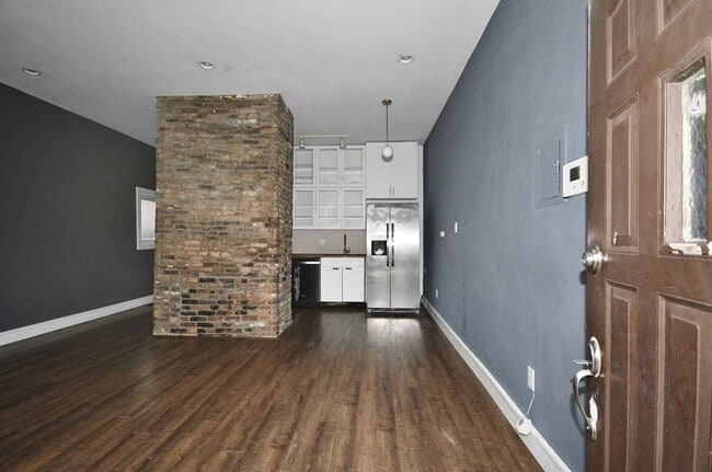 Building Photo - 1606 Bingham St
