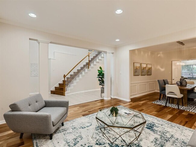 Building Photo - 8227 Fern Bluff Ave
