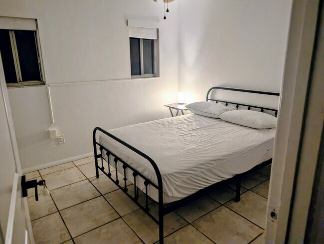 Foto del edificio - 8724 Tall Pine Ln