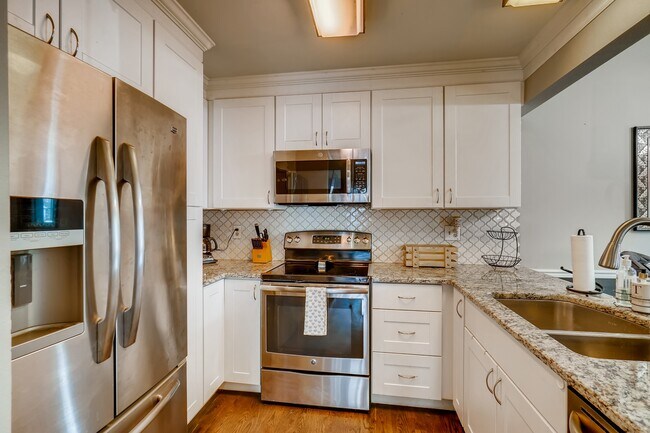 Foto del edificio - 10531 Routt Ln
