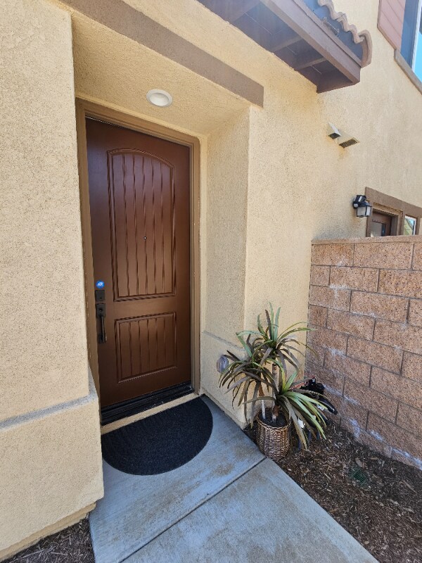 Building Photo - 15547 Kings Peak Dr