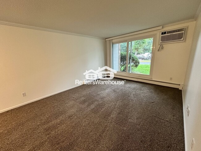 Building Photo - 1601 N Innsbruck Dr