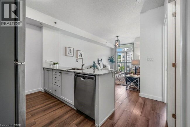 Building Photo - 150 Water St N