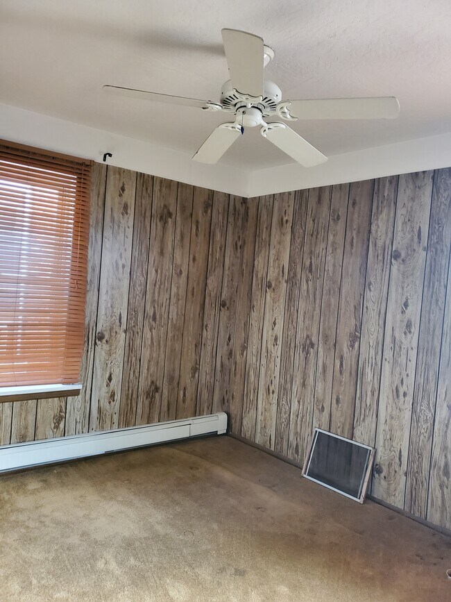 Building Photo - 520 N Front St