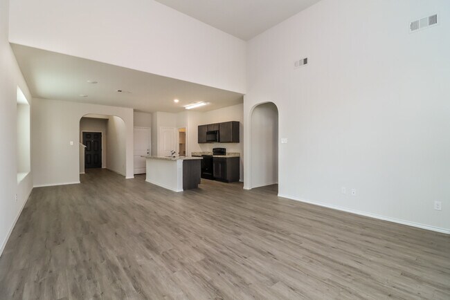Foto del edificio - Sycamore Landing - 8228 Runner Oak Ln. For...