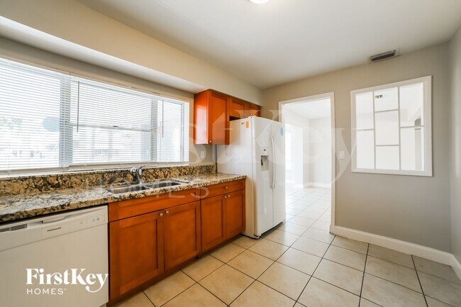 Foto del edificio - 2807 Utopia Dr