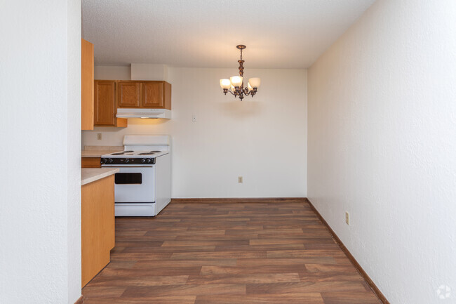 2BR, 1BA - 912 - 958SF - Westview Apartments