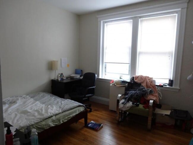 Photo - 2BR 1Bth unit. Heat/Hot Water included. Great location! House