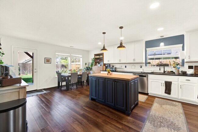 Foto del edificio - 209 White Oak Ln