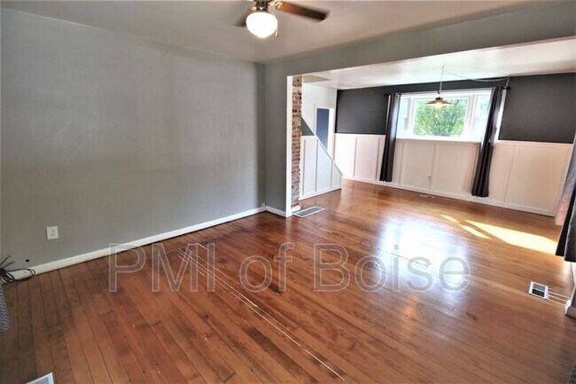 Building Photo - 3721 W Kootenai St