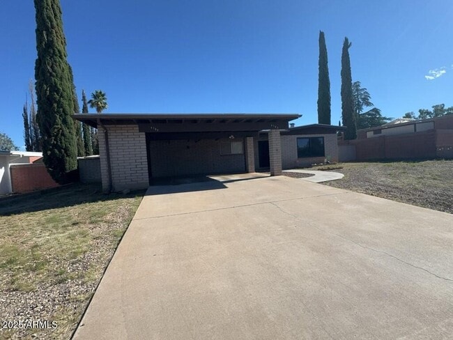 Building Photo - 4702 Pso Del Rico