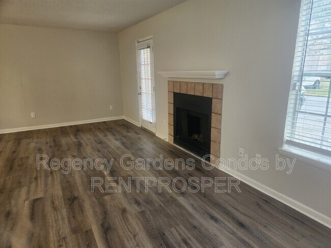Foto del edificio - 4367 Thornbriar Ln