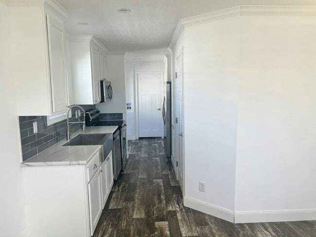 Building Photo - 40 Betty Dr