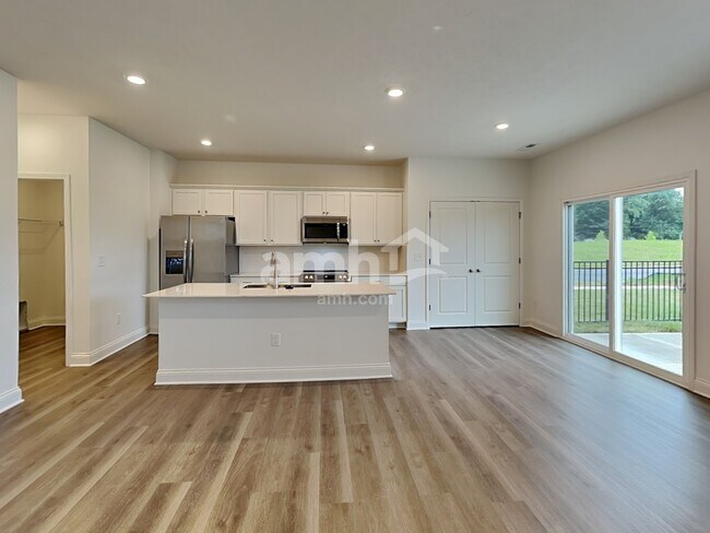 Building Photo - 9199 Henley Ave