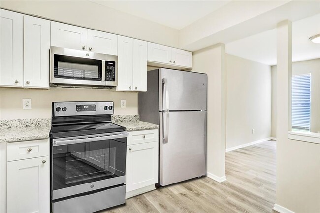 Building Photo - 5045 Leland Dr