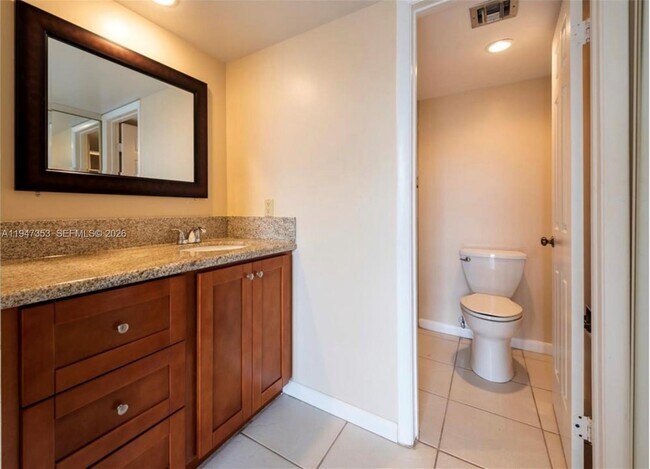 Foto del edificio - 1520 Whitehall Dr