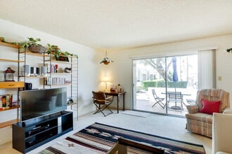 Building Photo - 445 S Desert Palm