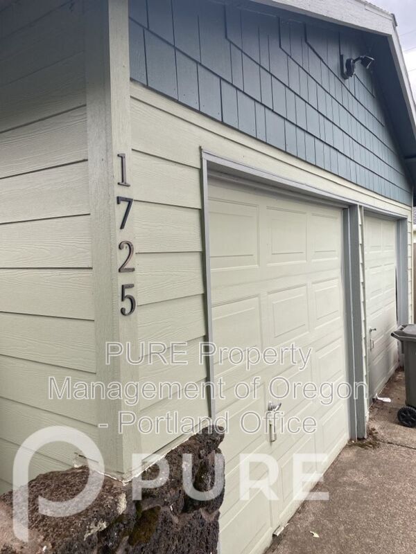 Photo - 1725 SE 5th St Apartment