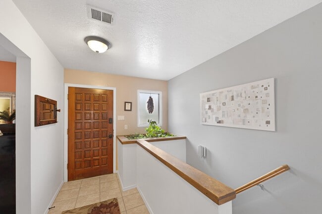Building Photo - 3615 Horacio Ct NE