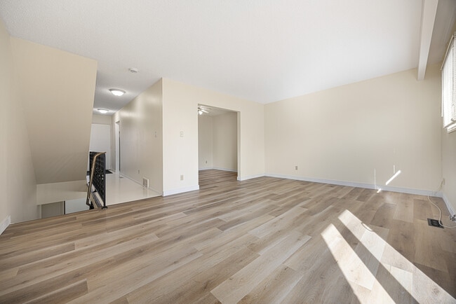 Building Photo - 105 Golden Eagle Rd